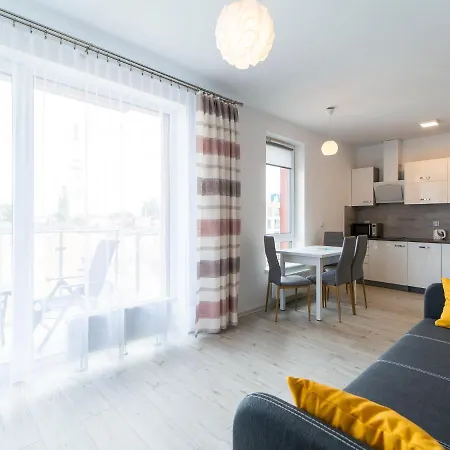 Apartament Bursztyn דירה