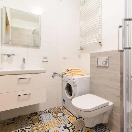 Apartament Bursztyn דירה *